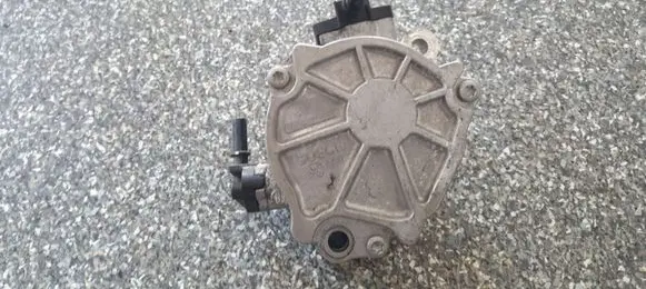 Mazda 3 II Vacuum pump 9804021880