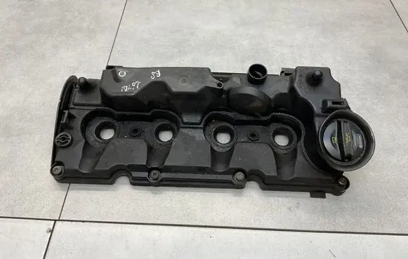 Volkswagen PASSAT B8 Rocker cam cover 03L103469S