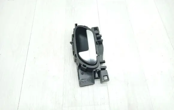 Peugeot 208 Front door interior handle 96605254