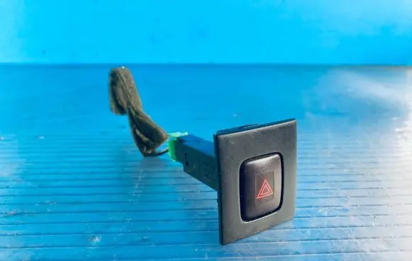 Volvo V70 Hazard light switch