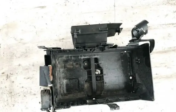 Opel Astra J Battery box tray 