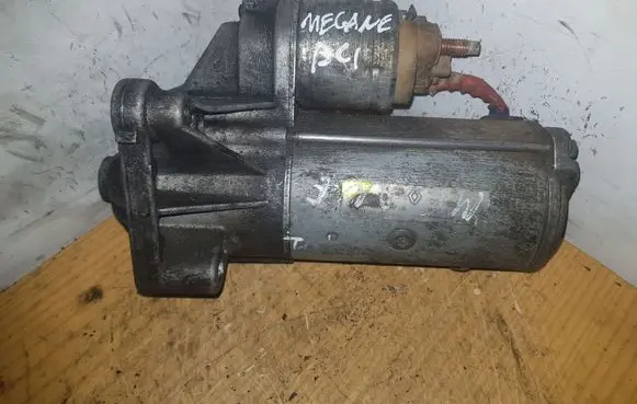 Renault Megane II Starter motor D7R49 8200331251