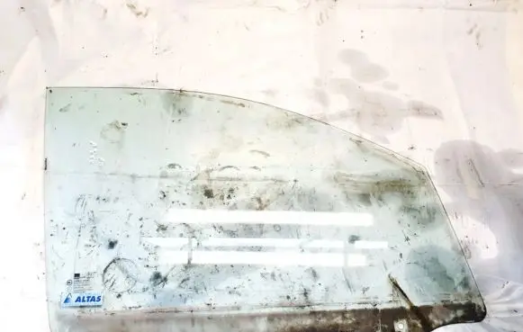 Hyundai Trajet Front door window glass four-door