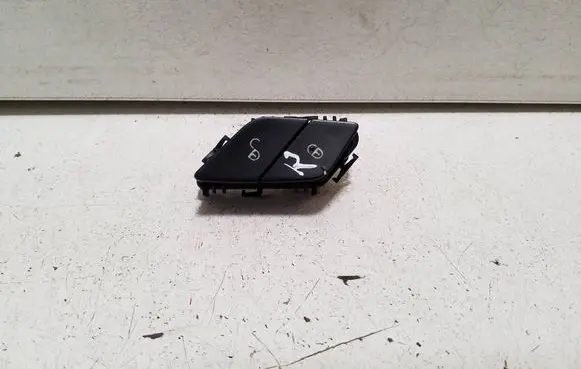 Mercedes-Benz Vito Viano W447 Central locking switch button A2059055151