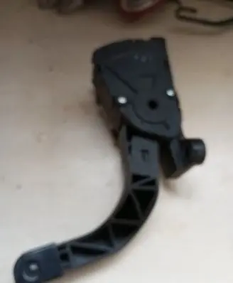 KIA Sportage Accelerator throttle pedal 327002S100