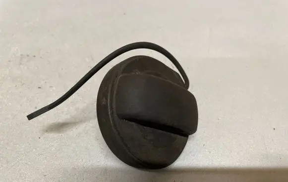 Volkswagen Golf VII Fuel tank filler cap 5N0201553