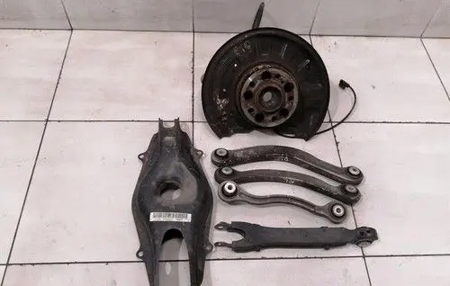 Mercedes-Benz C W204 Rear wheel hub A2043501341