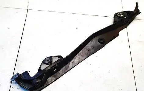 Fender mounting bracket
