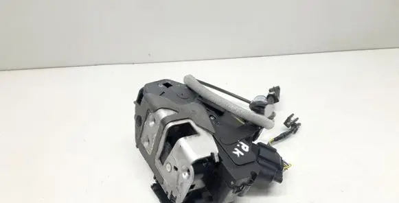 Volvo S60 Front door lock 31301738