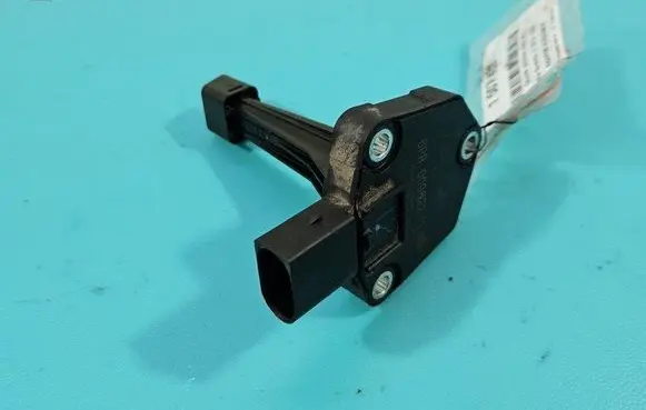 KIA Sorento Oil level sensor 21590-2F600 IMPRK1507433