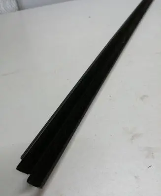 Citroen e-C3 Rubber seal front door window/glass 
