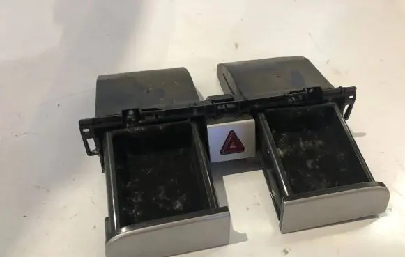 Volkswagen PASSAT B6 Glove box 3C0858407