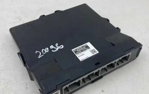 Toyota Prius+ (ZVW40) Power management control unit 8968147421 2850002711
