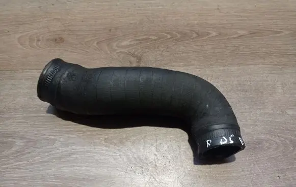 Volvo V70 Intercooler hose/pipe 30636850