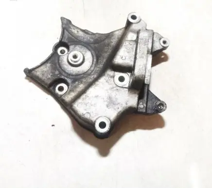 Opel Zafira B Engine mounting bracket 55210531