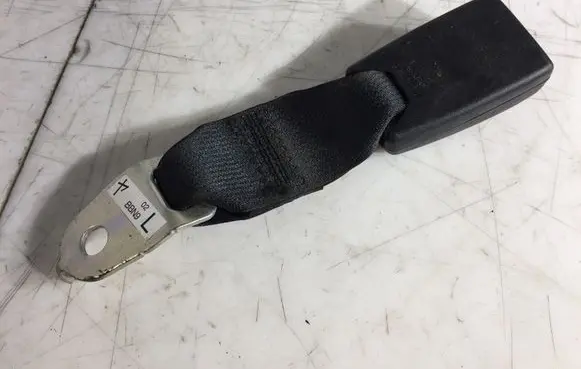 Mazda 3 II Rear seatbelt buckle 02BBN9 090826BFP