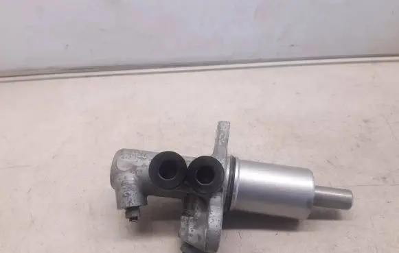 Audi A6 S6 C6 4F Master brake cylinder