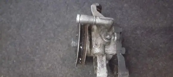 Hyundai Lantra I Power steering pump yst6