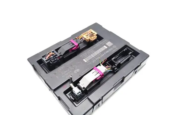 Audi A5 8T 8F Comfort/convenience module 8K0907064DC 5DK009918