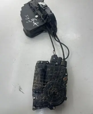 BMW 7 F01 F02 F03 F04 Rear door soft close latching motor 7185687 A053702