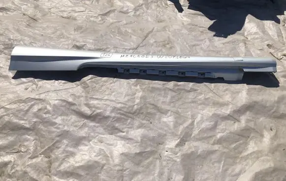 Mercedes-Benz E C207 W207 Front sill (body part) A2076901740