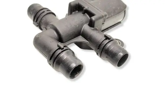 Peugeot 2008 II Coolant heater control valve 9829266280