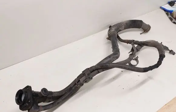 Fuel tank filler neck pipe
