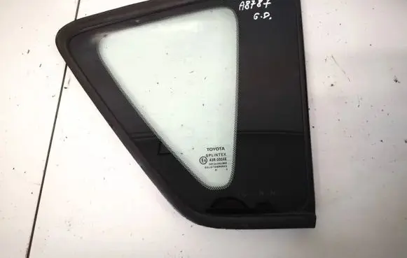 Toyota Corolla Verso AR10 Rear side window