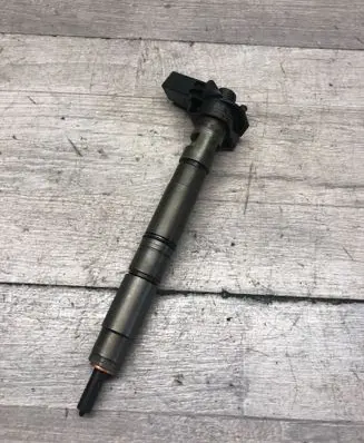 Audi A6 C7 Fuel injector 03L130277 0445116030