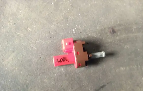 Ford Mondeo Mk III Brake pedal sensor switch 95bb7c534ac