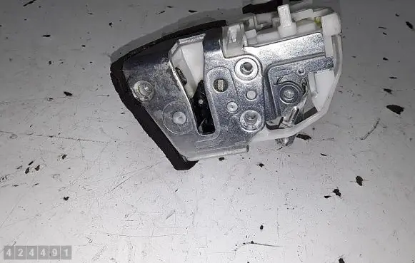 Suzuki SX4 Rear door lock