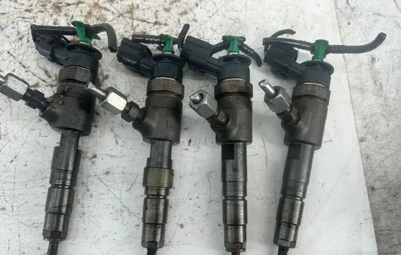 Ford B-MAX Fuel injectors set 0445110489