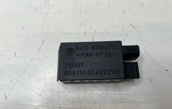 BMW 5 E39 AUC sensor 8391470