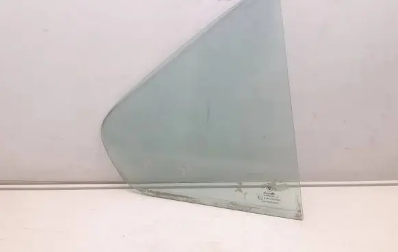 BMW 3 E36 Rear vent window glass 