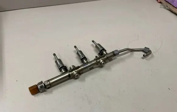 Volkswagen Golf VII Fuel main line pipe 04C133320F 04C133320
