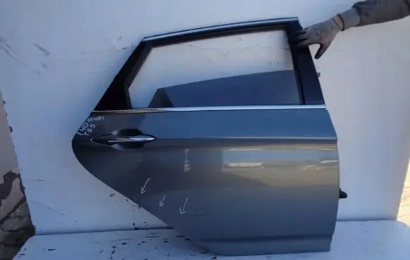 Hyundai i40 Rear door 