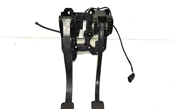 Volkswagen Crafter Pedal assembly 2N1721031