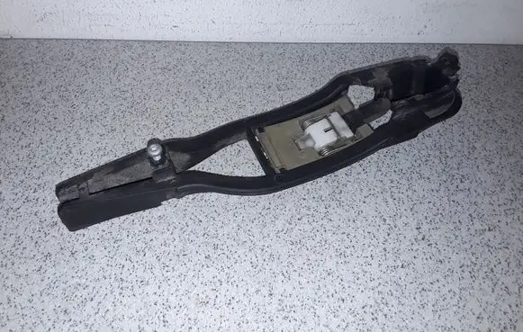 Front door exterior handle/bracket