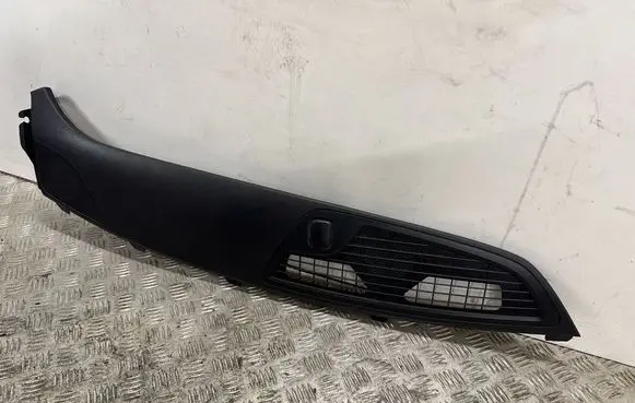 Chevrolet Camaro Dashboard center trim panel 84081749 095938320 00000000003