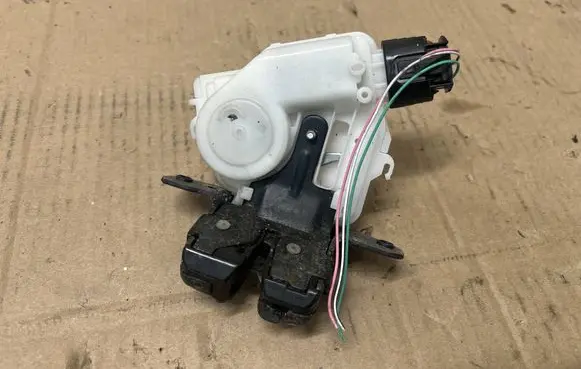 Tailgate/trunk/boot lock/catch/latch