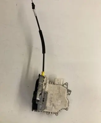 Audi A5 Sportback 8TA Rear door lock 8K0839015C