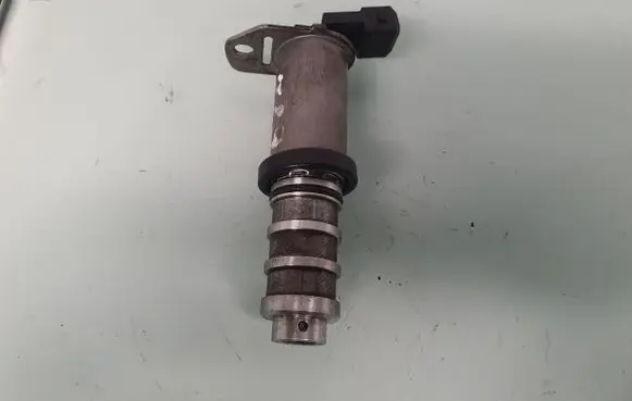 BMW X5 E70 Camshaft vanos timing valve 8605123 11368605123