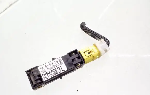 Nissan Almera N16 Airbag deployment crash/impact sensor 0285002008 98831BM640