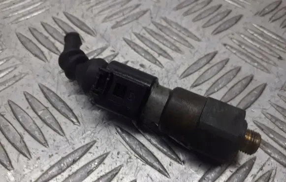 Skoda Octavia Mk1 (1U) Oil pressure sensor 1J0919081