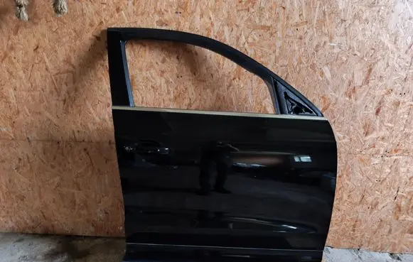 Audi Q3 8U Front door LY9B