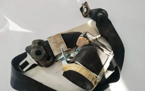 Opel Astra G Front seatbelt 00067327c