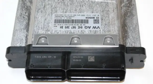 Volkswagen Golf VII Engine control unit/module 04E907309