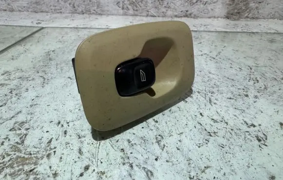 Volvo S80 Electric window control switch 8685288 04W132