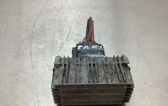 Opel Zafira B Glow plug pre-heat relay 55353011
