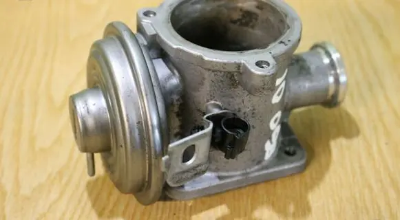 BMW 3 E90 E91 EGR valve 7804380
